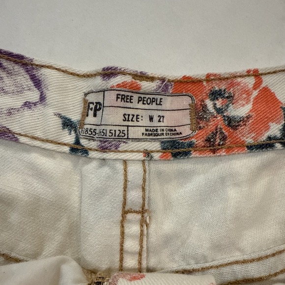 Free People Womens Floral Denim Shorts Size 27 EUC‎ - Picture 7 of 8